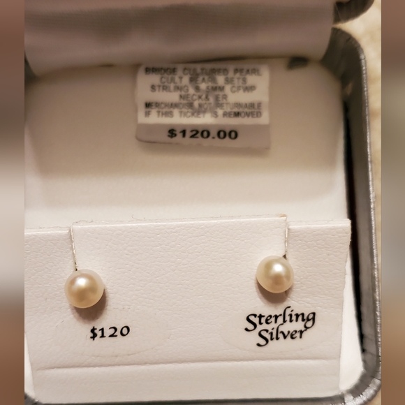 NWT Cultured Pearl 5MM Classic Stud Earrings with Sterling Silver Posts - Picture 5 of 9